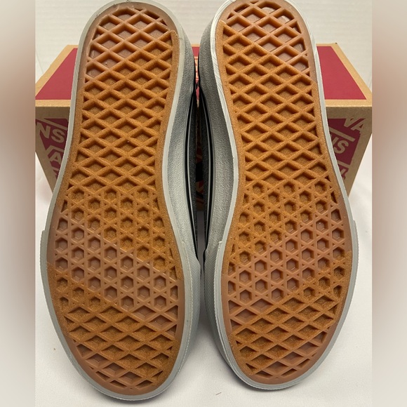 Vans Ward Youth Boys Size 3
Textile Black Grey Brown
Shoes Lace Up NEW - Picture 8 of 12